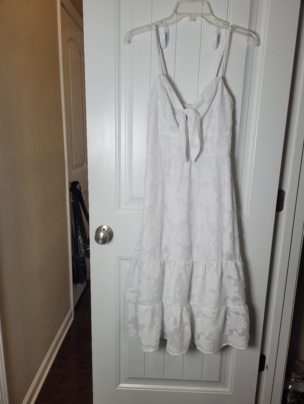 Speechless White Tie-Front Sundress with subtke textured.  Size Medium